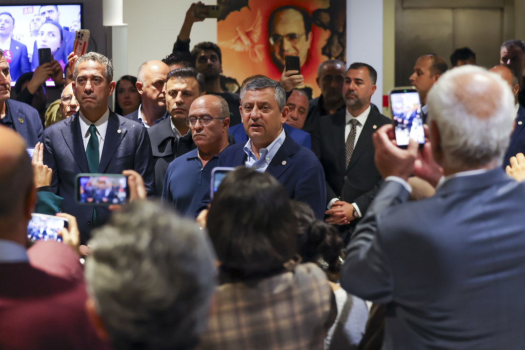 YENİ Parti Genel Başkanı Özgür Özel: “Mesele, Halk TV’yi Susturmak”