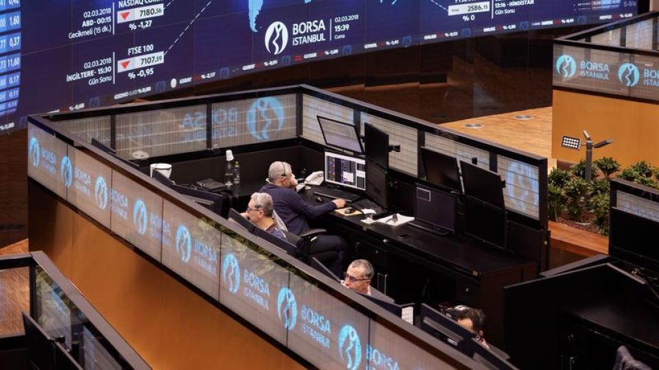 BIST 100 ayı piyasasına girdi Borsa İstanbul 100 endeksinde fon ve hisse manipülasyonu krizinin etkisiyle ayı piyasasına girildi.