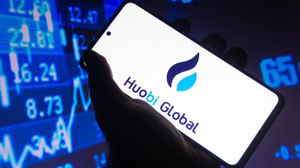 Huobi'den işten çıkarma kararı Kripto varlık platformu Huobi, çalışanlarının yüzde 20'sini işten çıkarma kararı aldı. Huboi'nin rezervinin yaklaşık yüzde 44'lük kısmını oluşturan, platformun kendi jetonu HT'deki değer kaybı ise son 30 günde yüzde 30'u buldu.