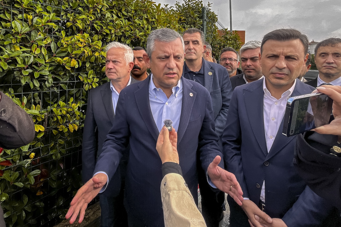 YENİ Parti Lideri Özgür Özel, “Kimse Umutsuzluğa Kapılmasın; Birilerinin Sonu Geldi, Biz Daha Yeni Başlıyoruz”